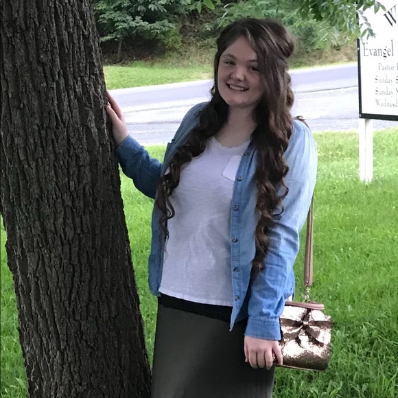 • m e e t  m e • - Picture 4 of 4